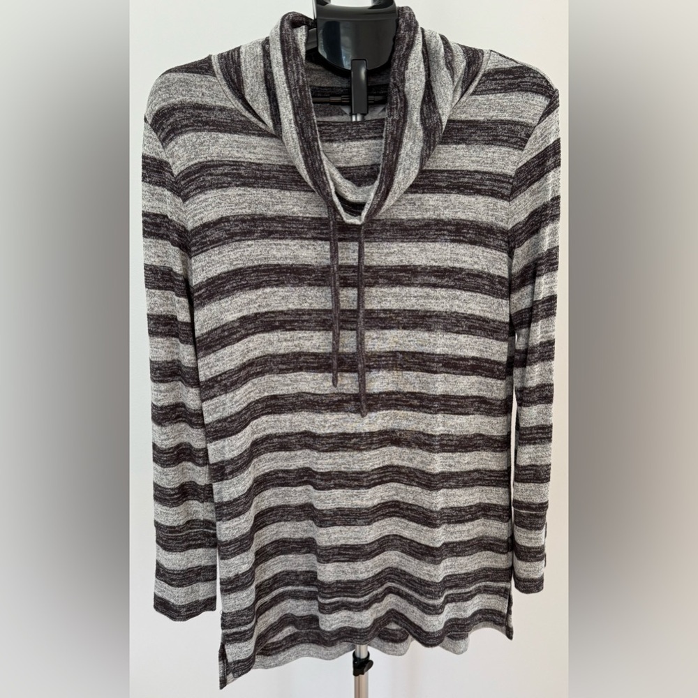 Olive & Oak | Lidy Cowl Neck Hi-Low Knit Top Gray Striped | Size Medium - Picture 2 of 5